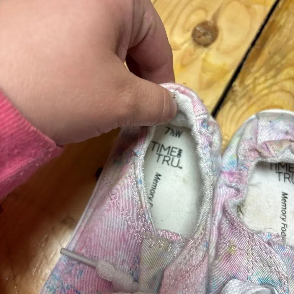 Women’s 7 1/2W shoes